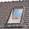 Jak zapobiegać parowaniu okien dachowych? Przyczyny, skutki i sposoby rozwiązania